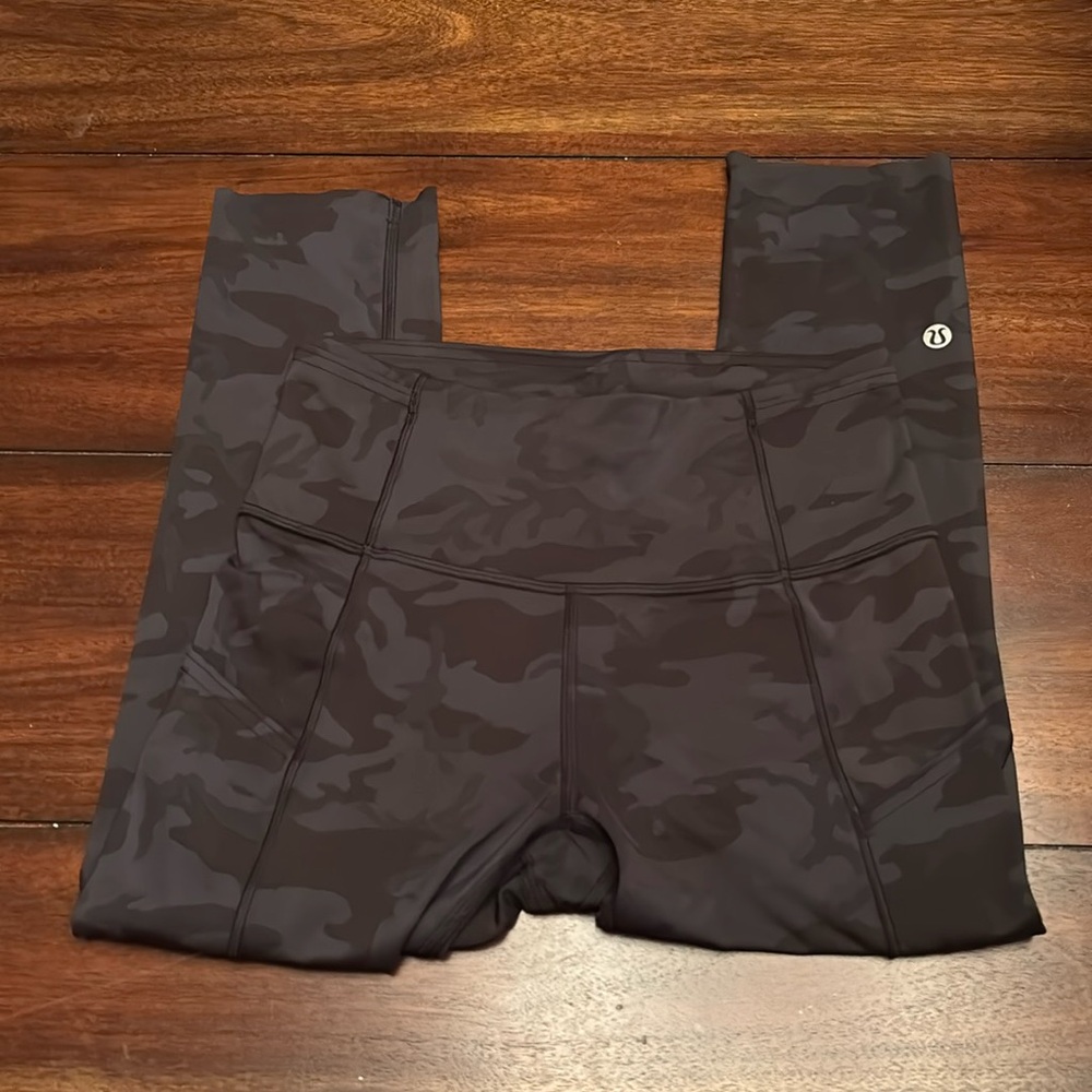Lululemon Fast and Free Crop II 19"‎ *Non-Reflective Size 4 Style #: W6BCWS